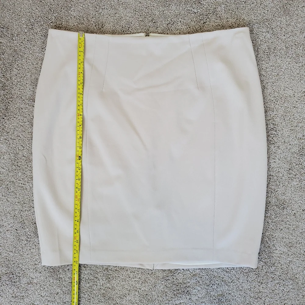 Express Women's Skirt, Cream (Size 16) - Picture 7 of 7